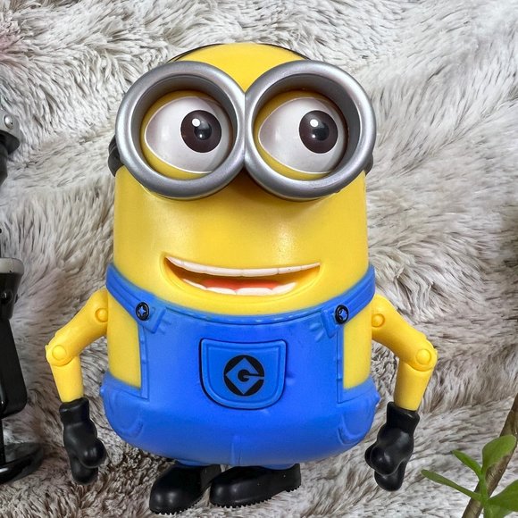 [Despicable Me 2] Minion Dave Action Figure With Rocket Launcher Toy - Picture 3 of 5